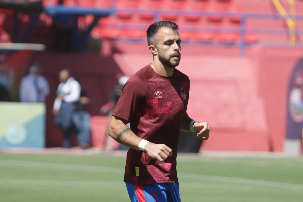 Rodrigo Saravia, lesionado en su primer partido con el CSD Municipal - Alex Meoño