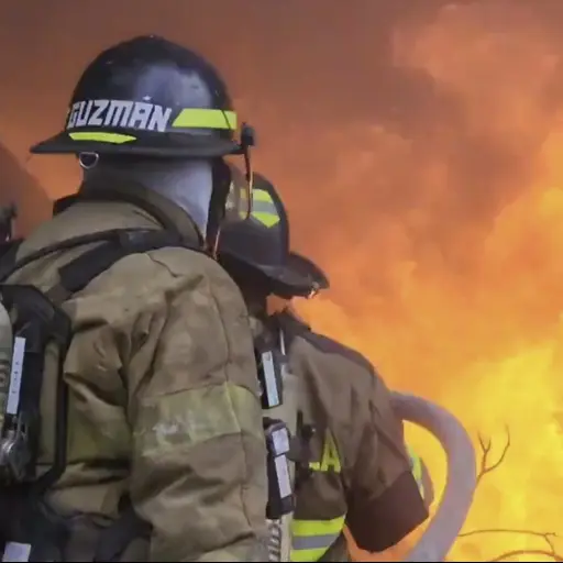 Bomberos Voluntarios trabajan para sofocar incendio en zona 18.  ,Captura de pantalla
