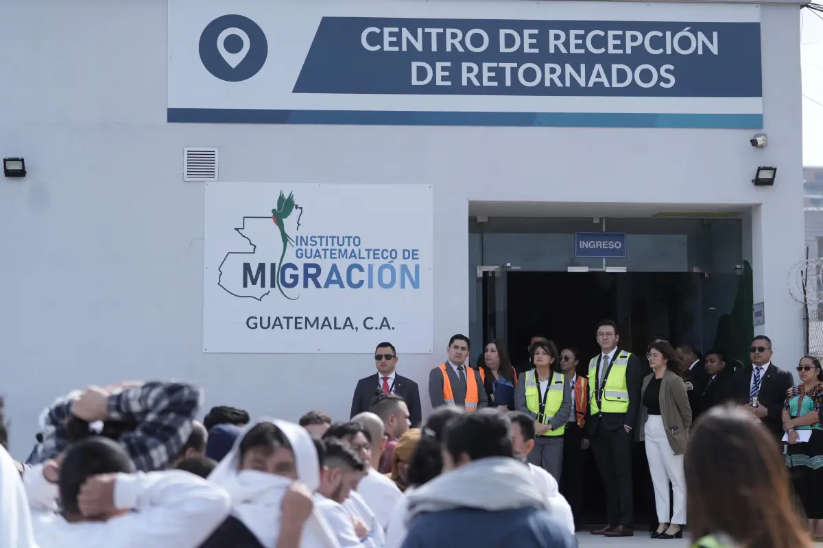 La vicepresidenta y el director de Migración está mañana en el Centro de Recepción de Retornados en la zona 13., Vicepresidencia