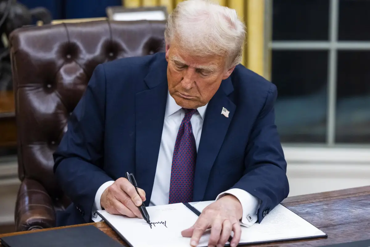 Donald Trump firma órdenes ejecutivas tras regresar a la Casa Blanca, EFE