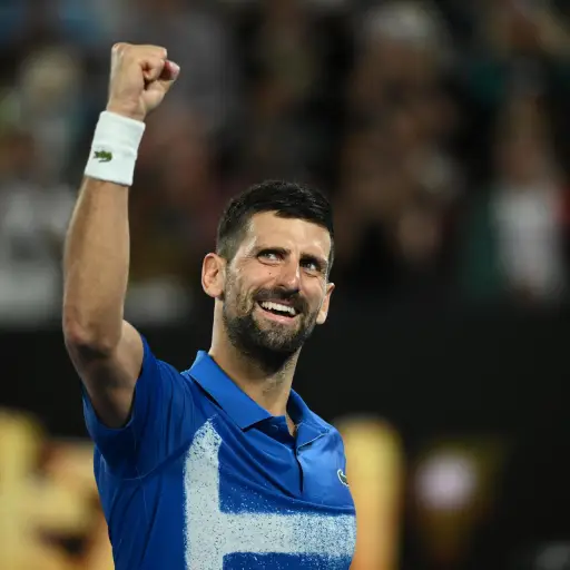 En el Australian Open, Djokovic derrotó al joven español Carlos Alcaraz en cuatro sets, con parciales de 4-6, 6-4, 6-3 y 6-4 - EFE
