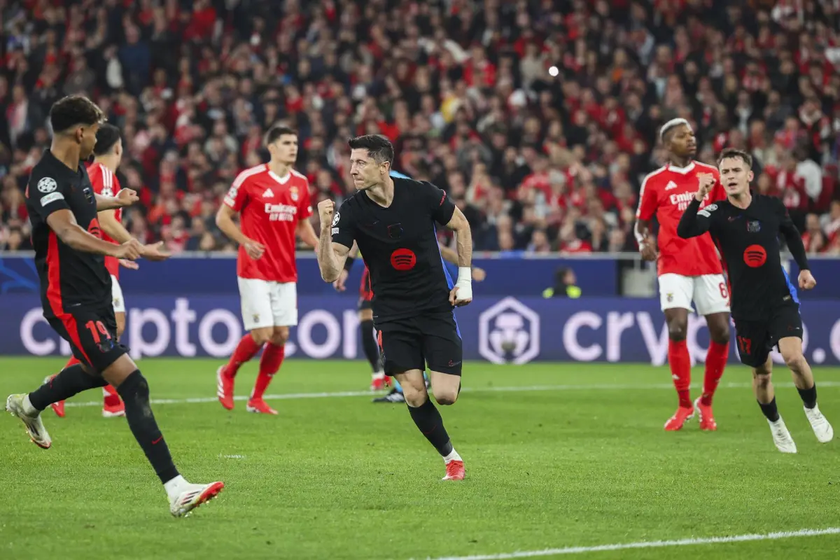 Celebración de Robert Lewandowski ante el Benfica - EFE