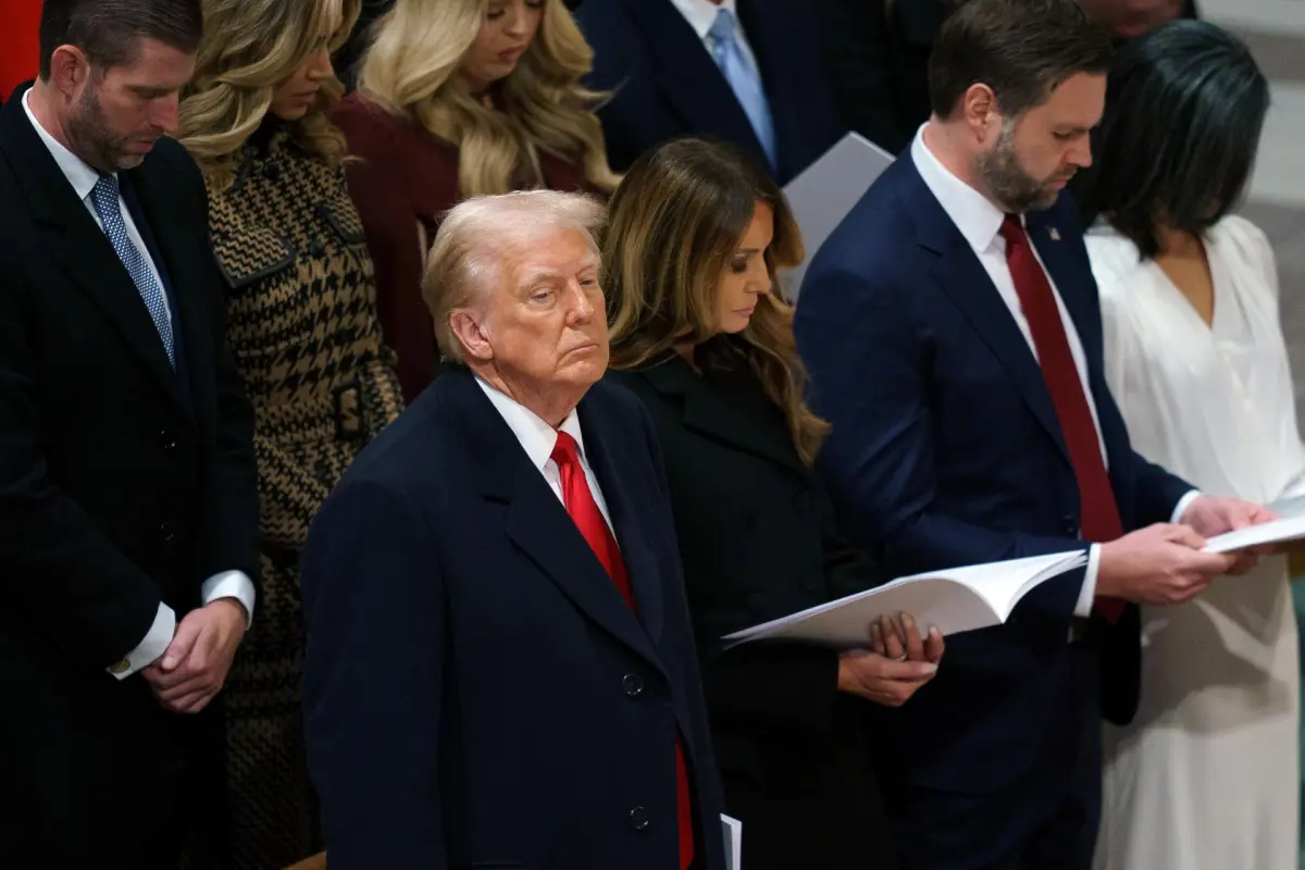 Donald Trump asiste a misa en la Catedral de Washington, EFE