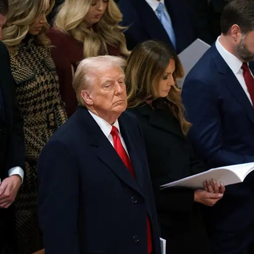 Donald Trump asiste a misa en la Catedral de Washington ,EFE