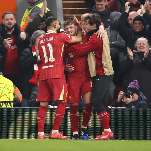 Liverpool clasifica a octavos de final 