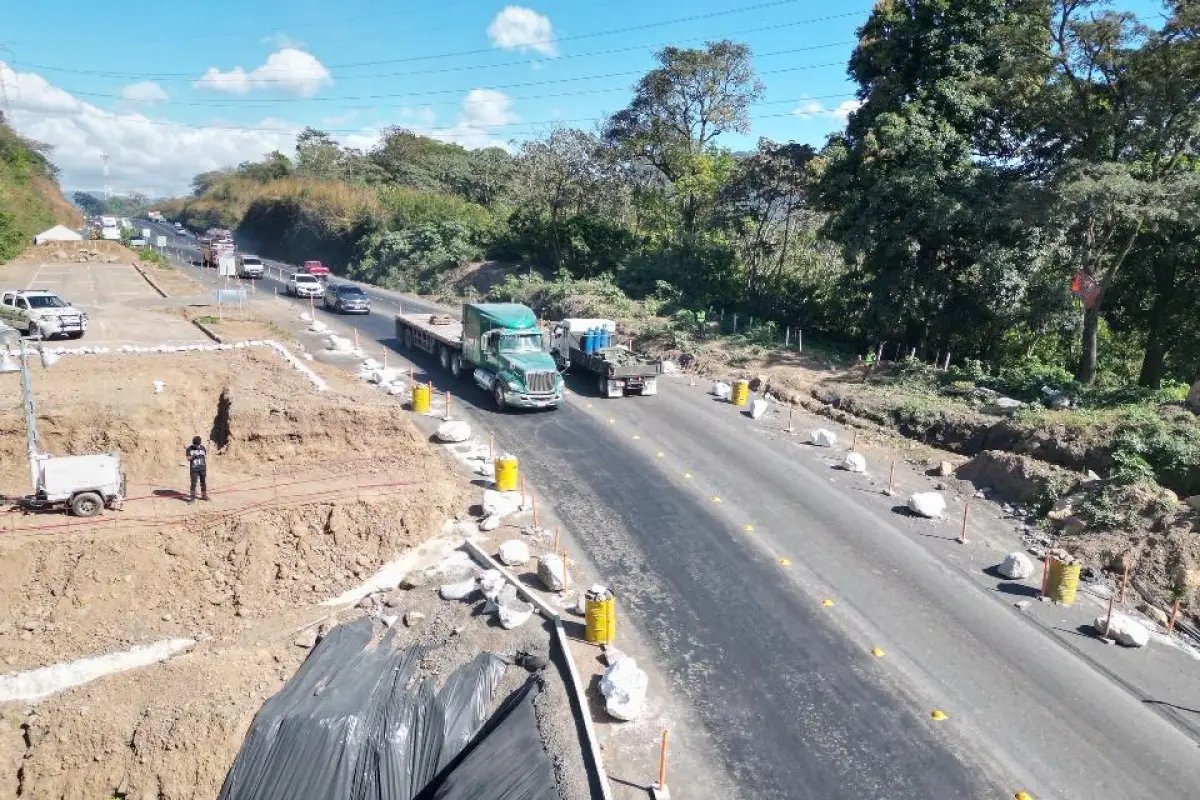 El Presidente Bernardo Arévalo y representantes de la Cámara del Agro abordaron la situación de las carreteras. , Foto CIV