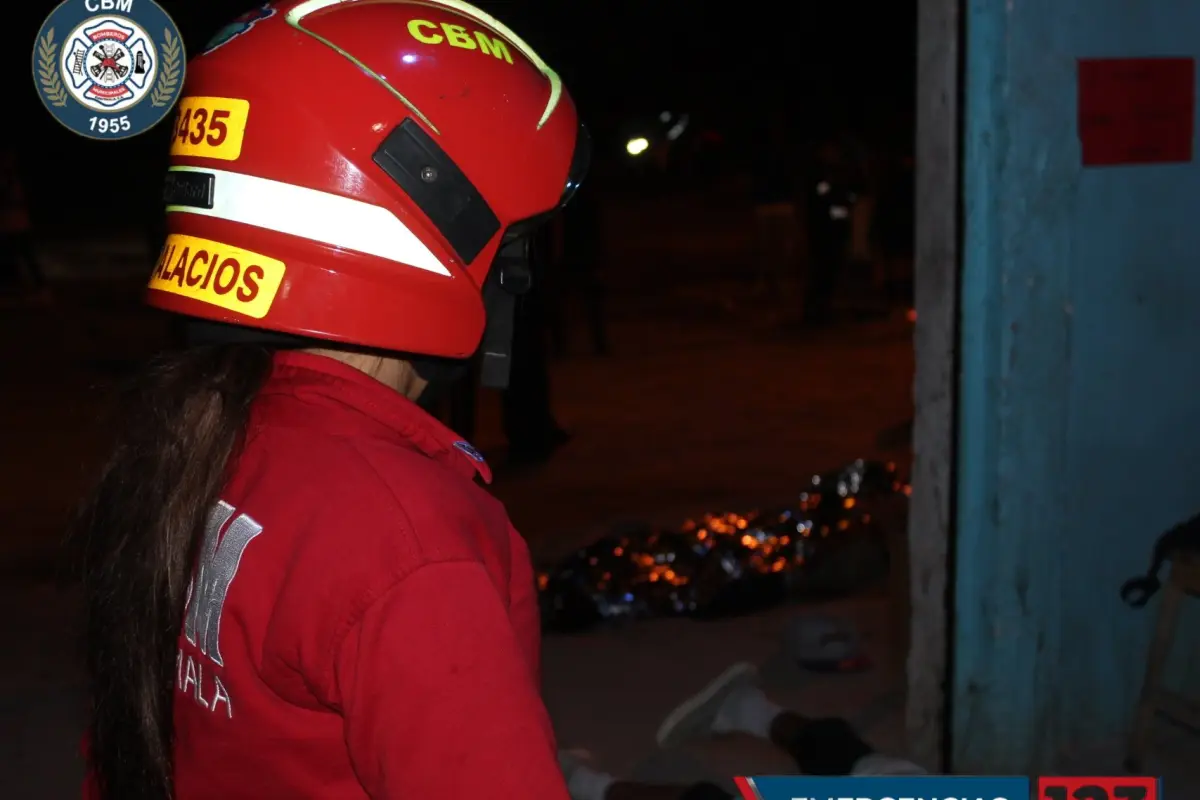 Cuatro personas murieron tras el ataque en zona 25., Bomberos Municipales