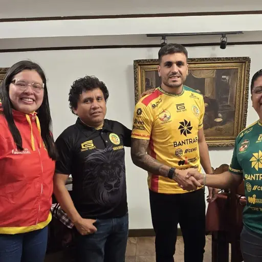 Ramiro Rocca, en su presentación con el Deportivo Marquense - EU San Marcos