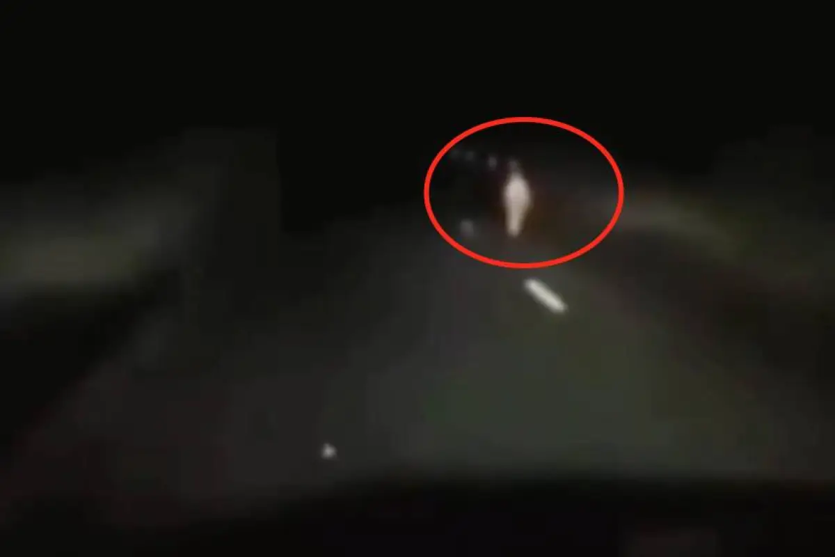 Captan a supuesto niño fantasma en la carretera de Chihuahua., Captura de pantalla video X.