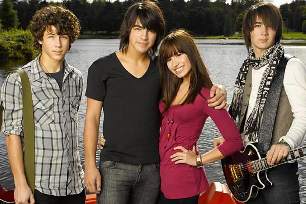 Camp Rock Jonas Brothers, Facebook