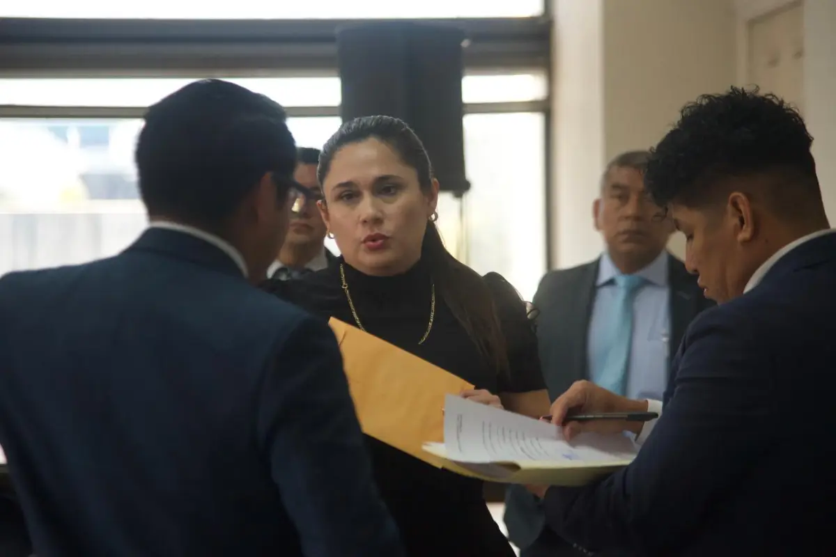 La fiscal Leonor Morales en la Torre de Tribunales., Omar Solís/Emisoras Unidas