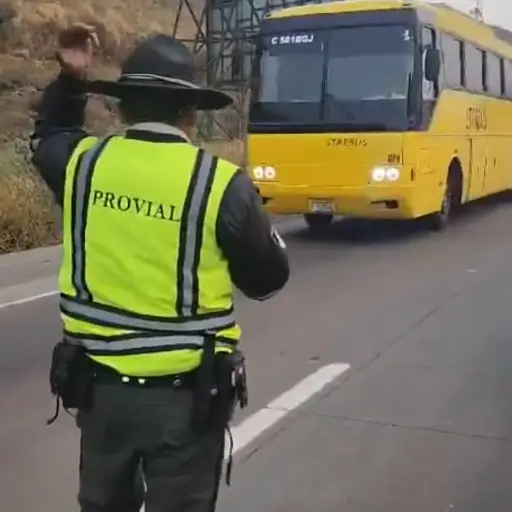 Agentes de Provial-CIV mantienen presencia en el área afecada. ,Captura de pantalla. 
