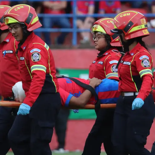 Altán, salió con un corte en la cabeza, que requirió 8 puntos de sutura, según informó el club - Alex Meoño