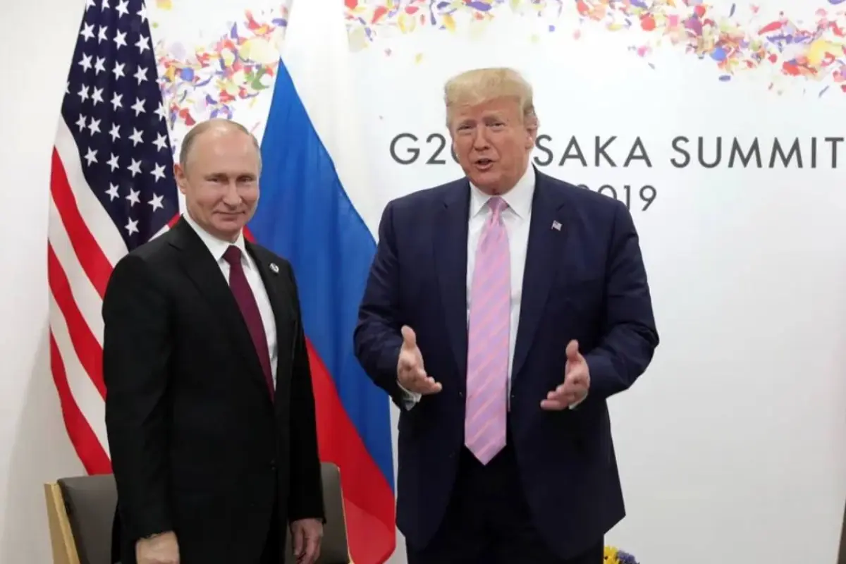 Vladimir Putin y Donald Trump durante una reunión en Osaka, Japón, en 2019., EFE.