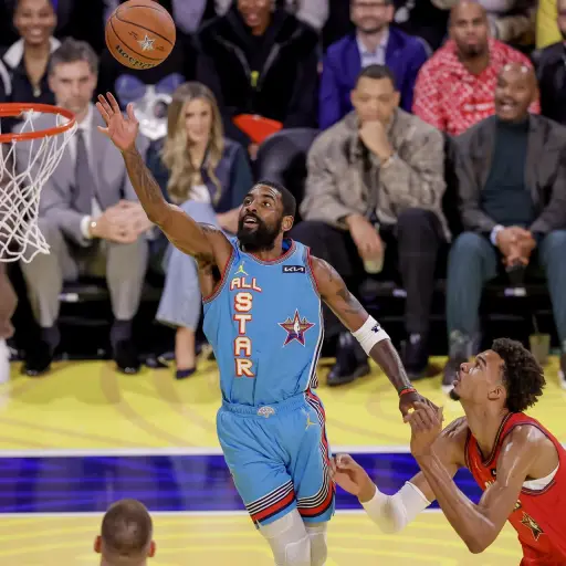 Kyrie Irving envía un saludo a sus fans en Guatemala - EFE