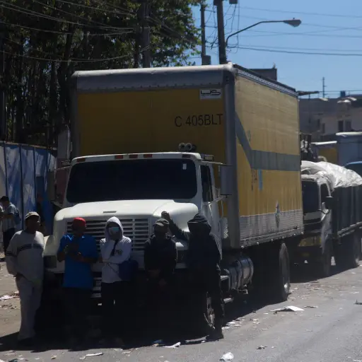 e recolectores de basura contra reglamento para separar residuos
