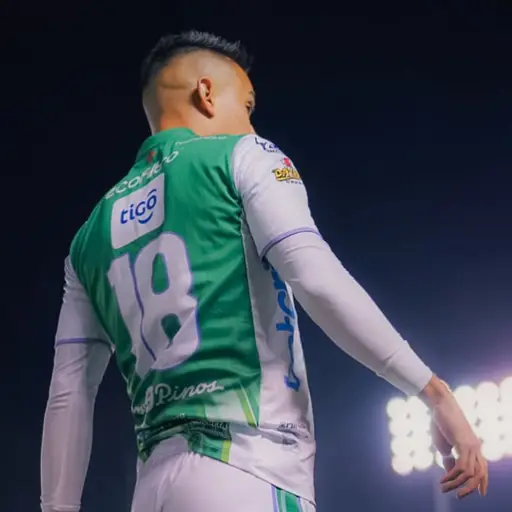 Óscar Santis captado durante el partido ante Xinabajul 