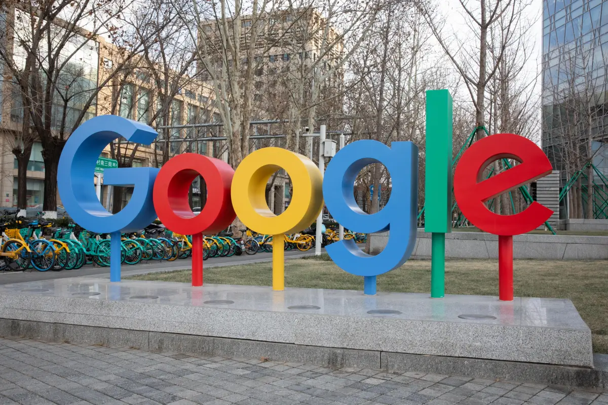 Fotografía del logo afuera de las oficinas de Google en Beijing (China)., Foto EFE