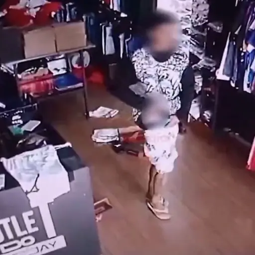 Pese a la herida, el ladrón huyó, pero fue capturado en un hospital. ,Captura de pantalla video X.