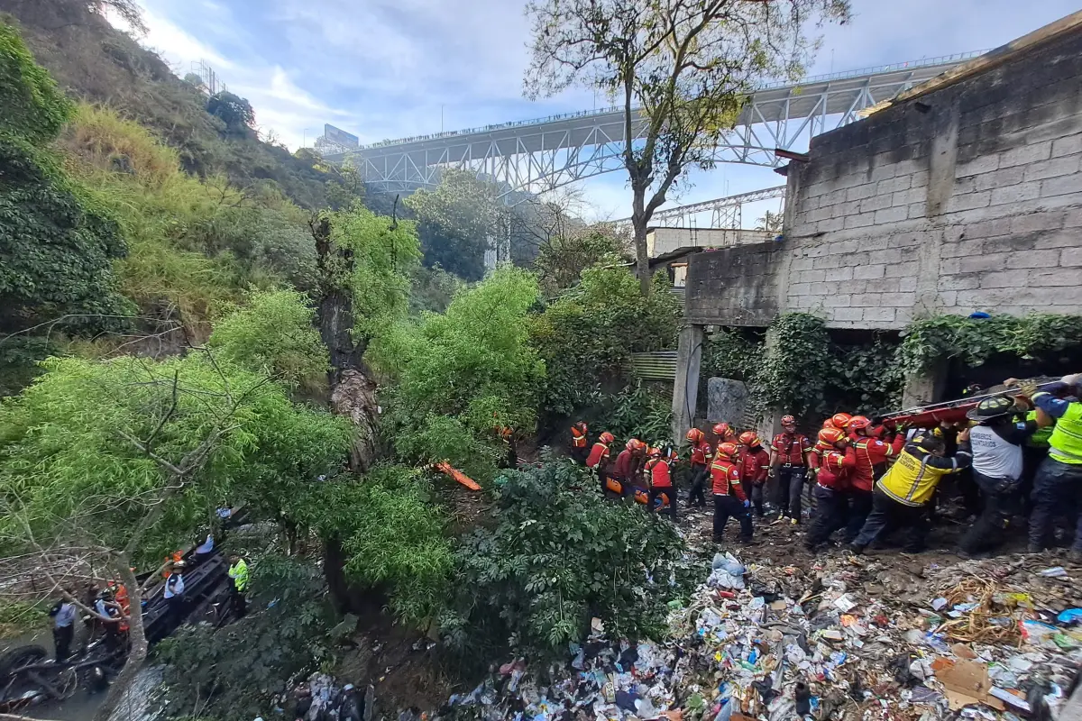 Más de 30 personas murieron tras este accidente., Omar Solís/Emisoras Unidas