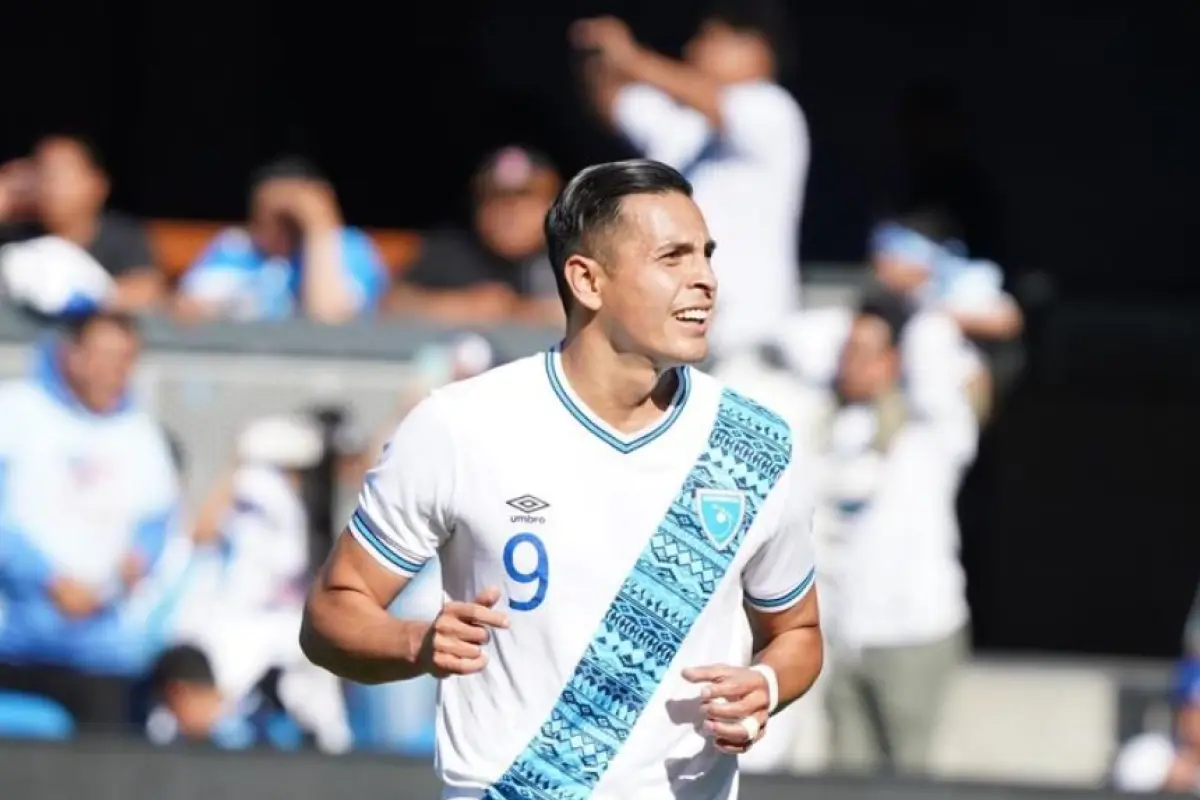 Rubio Rubín sigue sin equipo, situación que preocupa en torno a Selección de Guatemala 