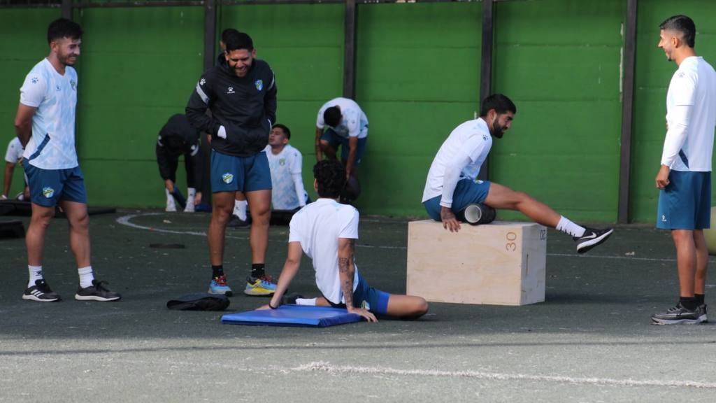 Entreno de Comunicaciones previo al Clásico 332 ante Municipal | Christoper Chang