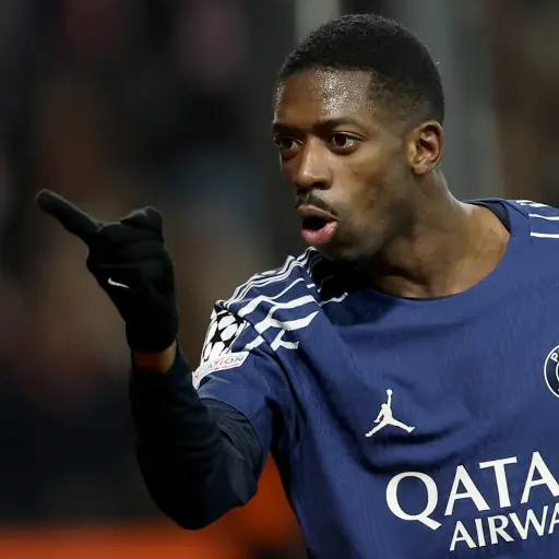 Ousmane Dembélé del PSG celebra tras marcar el tercer gol de su equipo contra el Brest