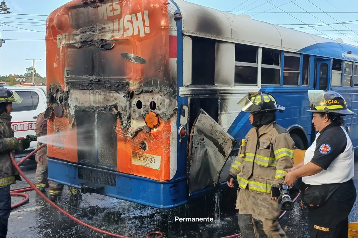 Bomberos controlaron el incendio., Foto CVB