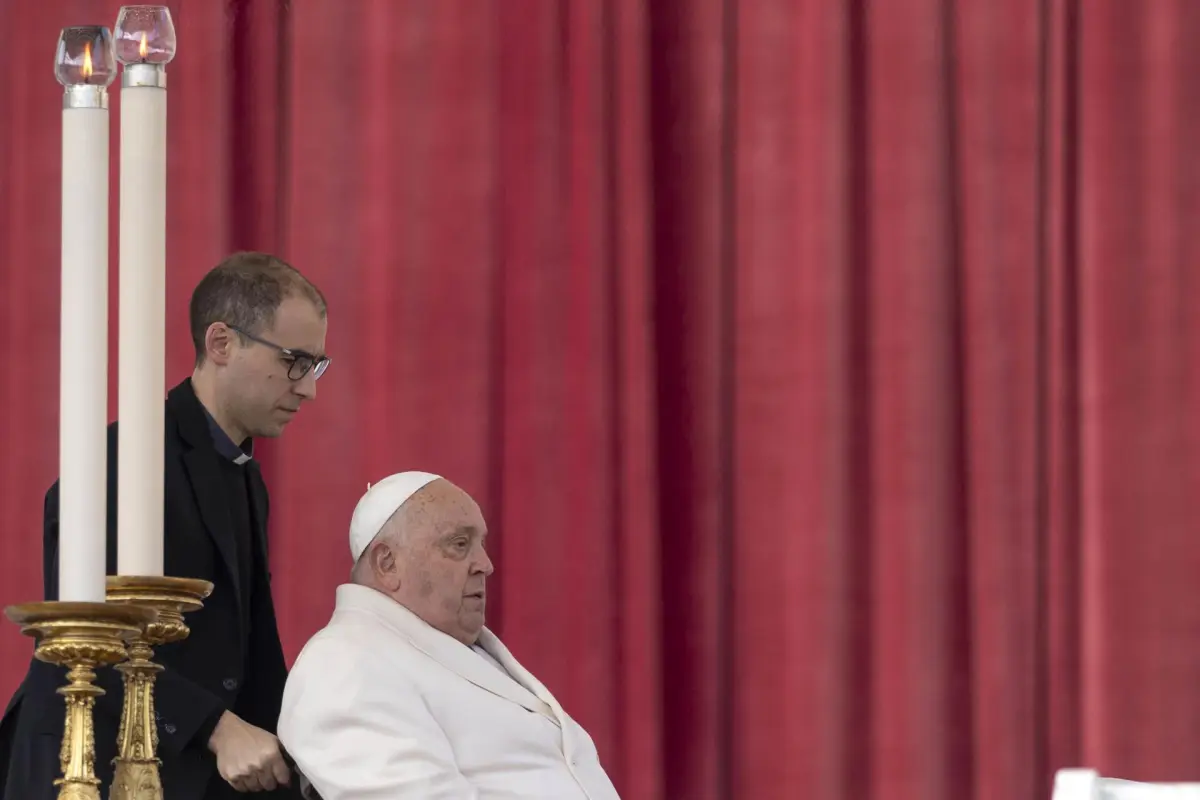 Papa Francisco en silla de ruedas, EFE