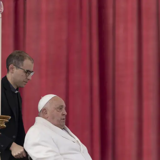 Papa Francisco en silla de ruedas ,EFE