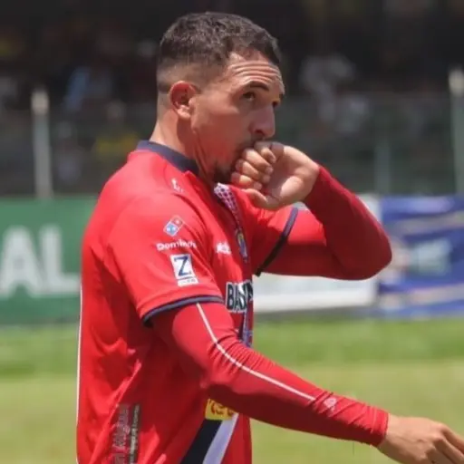 Oscar Raí Villa será sometido a una cirugía para corregir problemas de meniscos