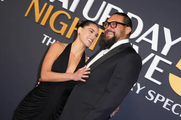 Jason Momoa y Adria Arjona captados de cita romántica en Londres