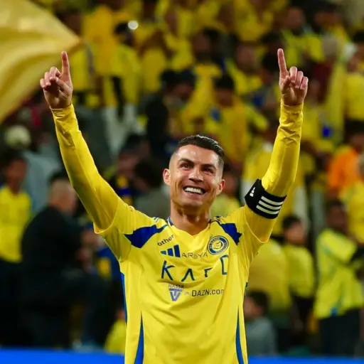 Madre de Cristiano Ronaldo celebra su gol 924 