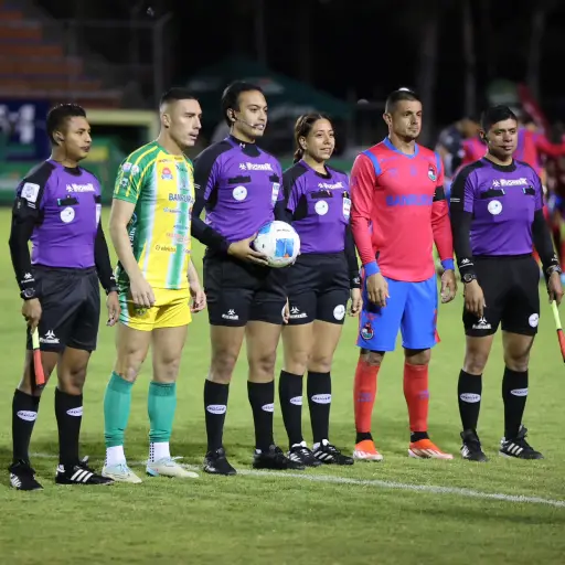 Partido entre Xinabajul y Municipal - Afición X