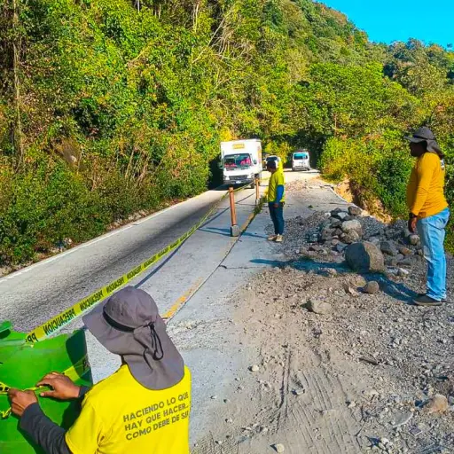 El 27 de enero el CIV reactivó trabajos de reparación en el kilómetro 157.7 de la ruta que lleva de Santa Clara La Laguna hacia Santa Lucía Utatlán, Sololá. ,COVIAL-CIV.