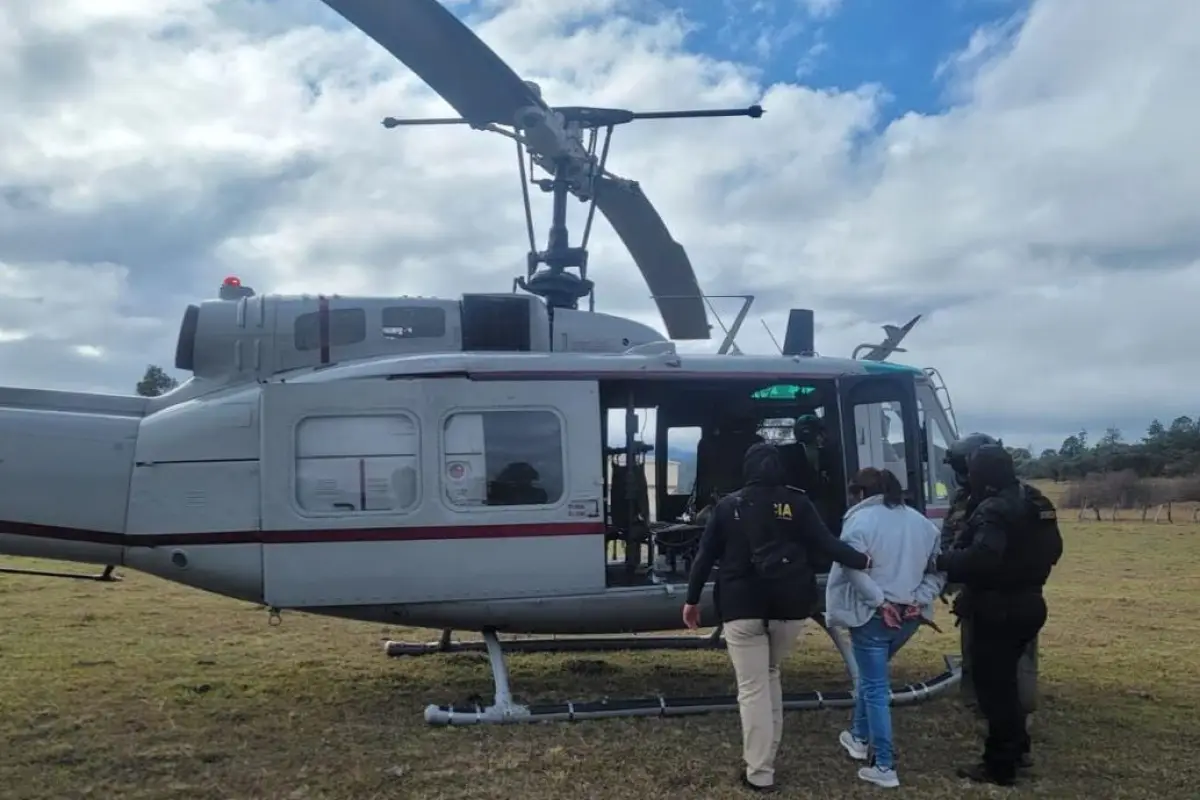 Algunos de los detenidos han tenido que ser trasladados a la capital por la vía aérea., Embajada de EE.UU. en Guatemala.
