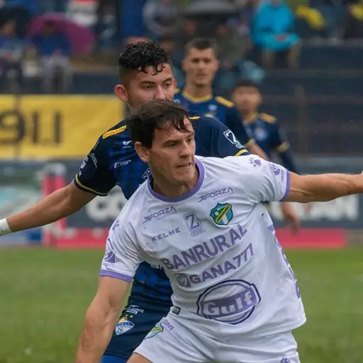 Diego Casas durante un encuentro ante su exequipo Cobán Imperial 