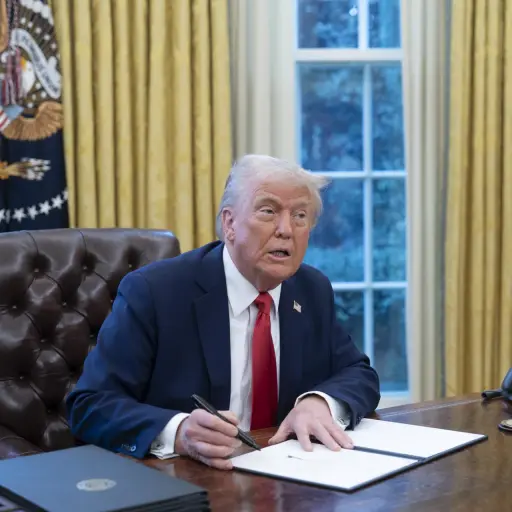 Donald Trump en la Oficina Oval ,EFE