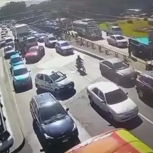 Autoridades viales reportaron largas filas vehiculares el viernes por las elecciones en el CANG. ,Captura de pantalla. 