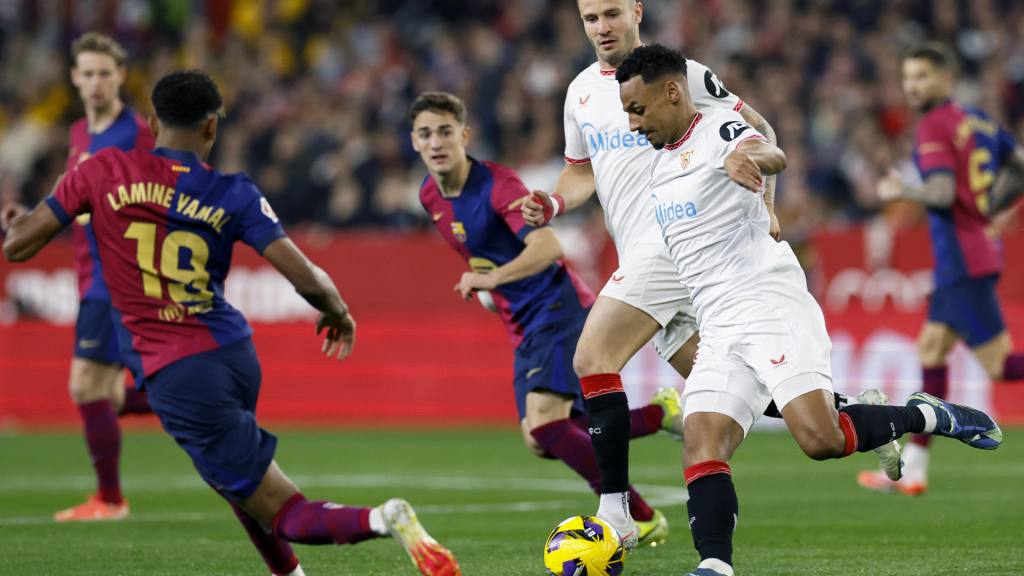 Partido entre Sevilla y FC Barcelona | EFE