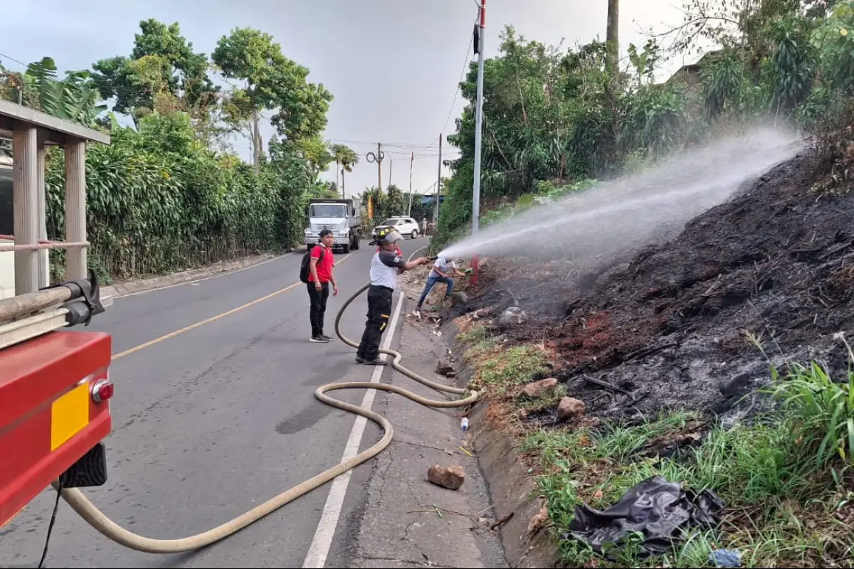 Conred reportó haber controlado un incendio forestal registrado el pasado 7 de febrero de 2025 en la comunidad Agraria Chocolá, en San Pablo Jocopilas, Suchitepéquez., Conred.