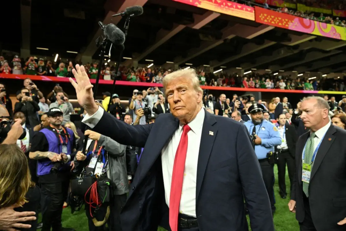 Donald Trump asiste al Super Bowl y da su pronóstico para el partido., Redes sociales.