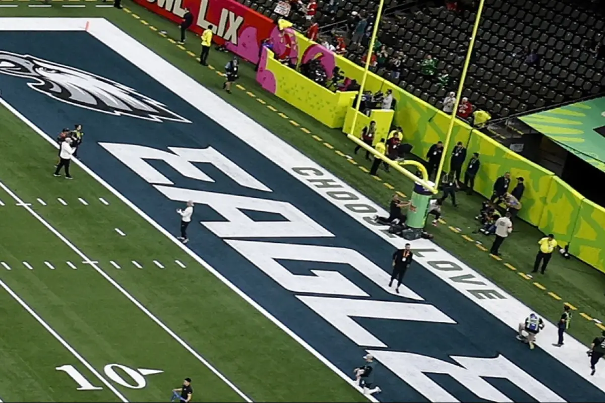 Mensaje en zona de gol del Caesars Superdome de Nueva Orleans