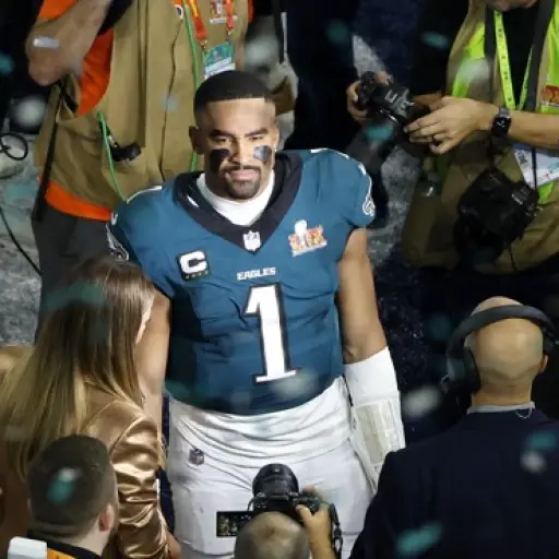 Jalen Hurts es encumbrado como el MVP del Super Bowl LIX