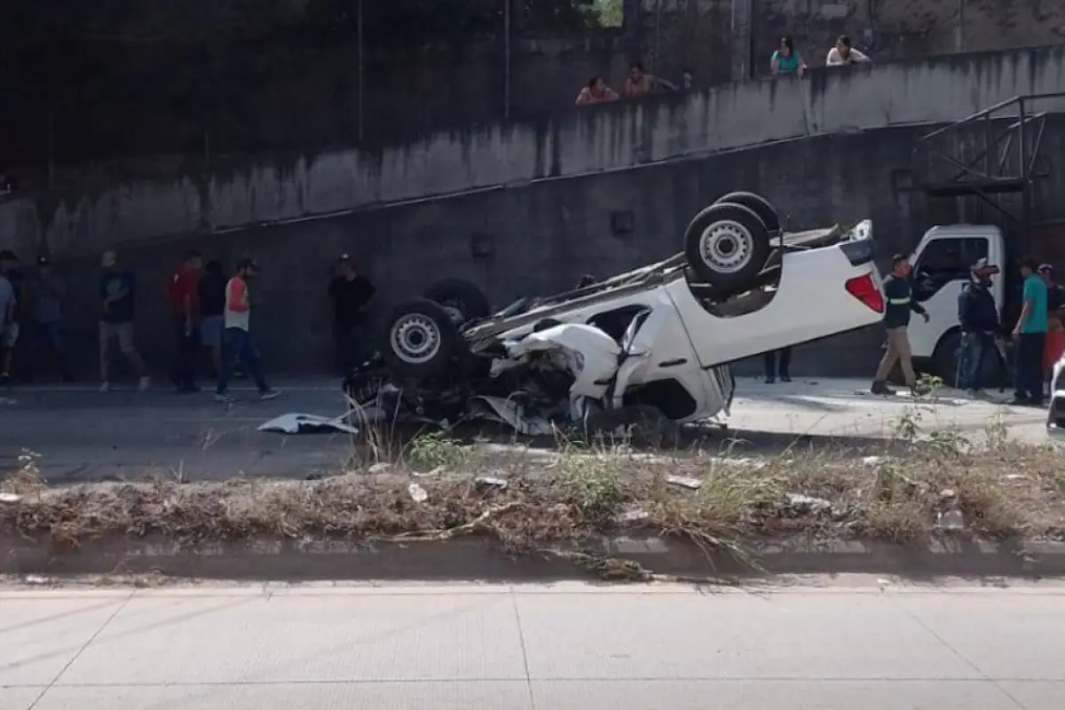 Picop se accidenta en ruta al Atlántico. , Redes sociales.