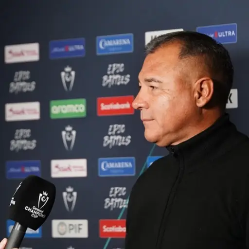 Mauricio Tapia, técnico de Antigua G. F. C. 