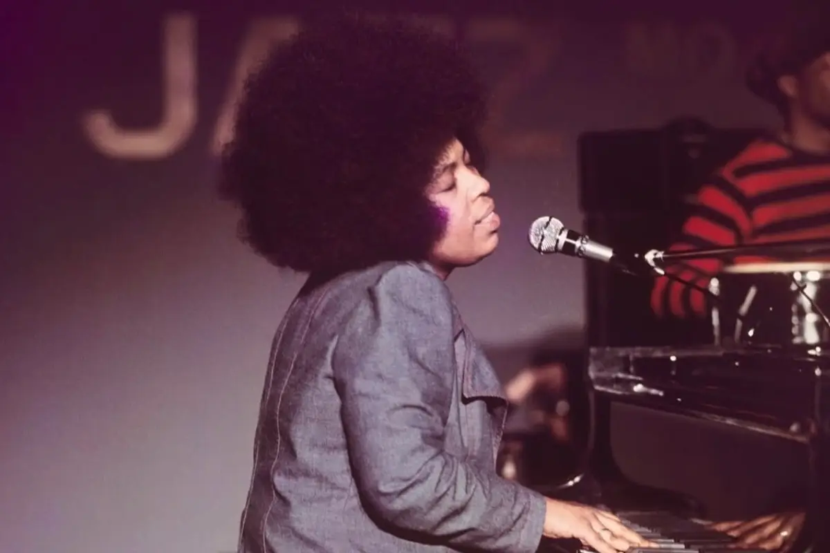 Roberta Flack, Redes sociales