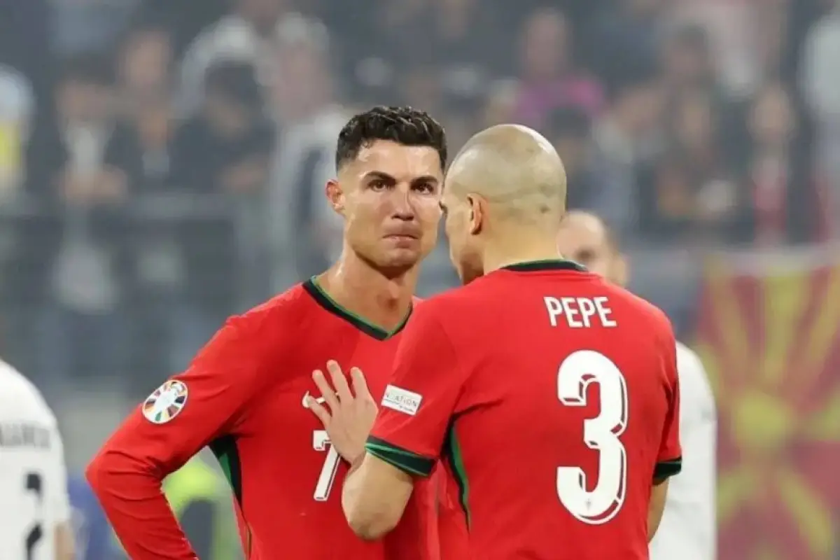 Cristiano Ronaldo defendiendo los colores de Portugal 