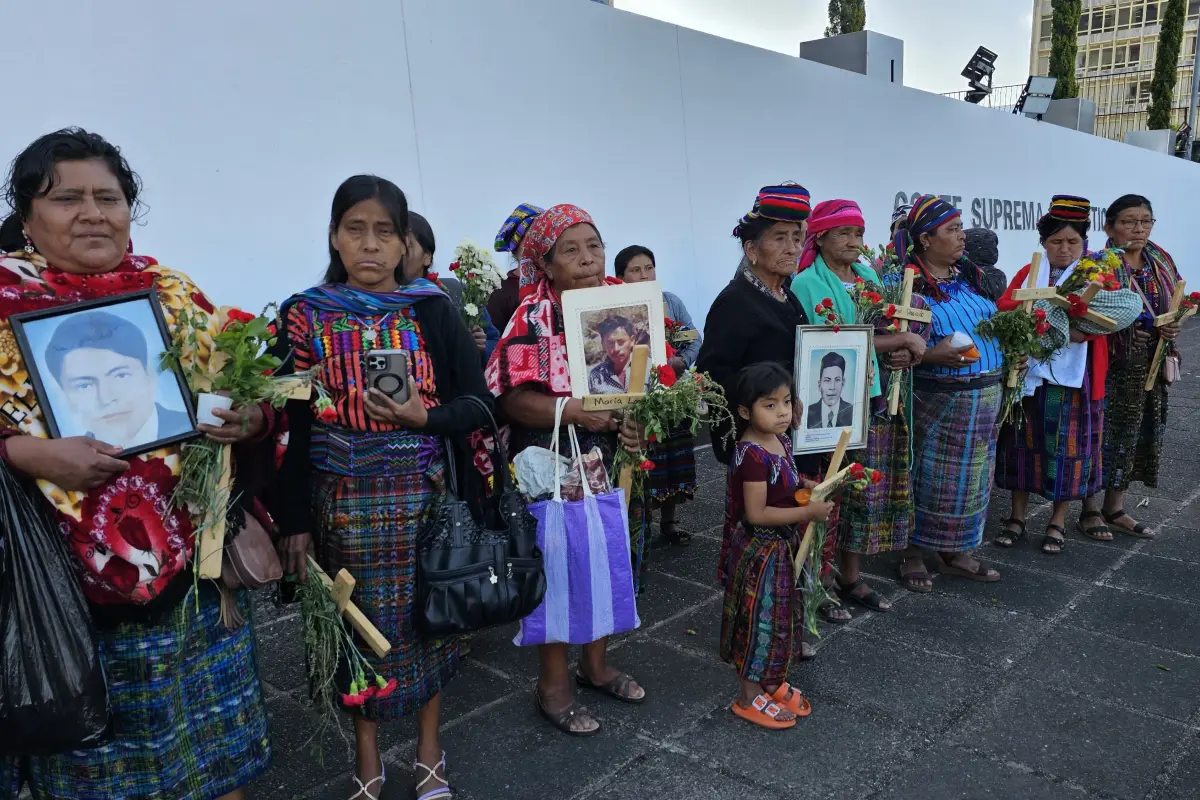 Marcha por víctimas del conflicto armado interno recorre la capital