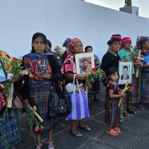 Marcha por víctimas del conflicto armado interno recorre la capital